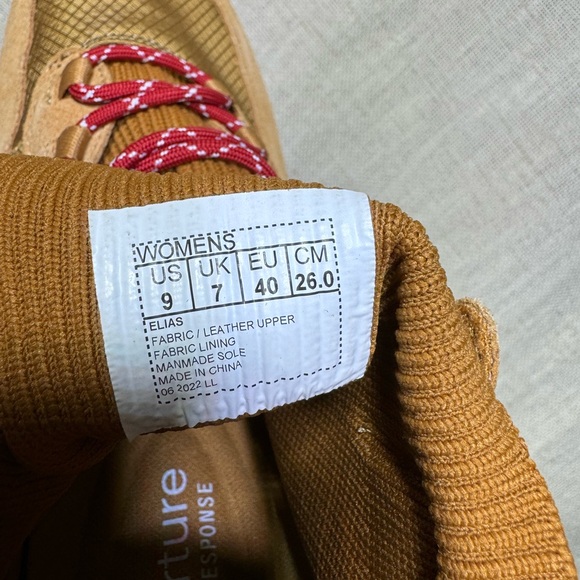 Tan high top, hiking boot - Picture 2 of 4